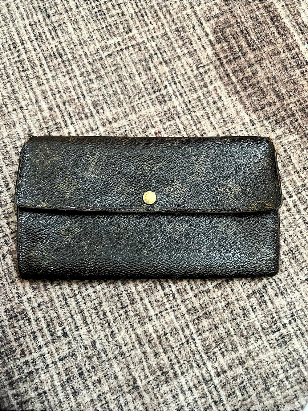Louis Vuitton Monogram Sarah Wallet in Brown & Black